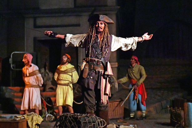 PAY-EXCLUSIVE-Johnny-Depp-stunned-fans-on-the-Pirates-of-the-Caribbean-ride-at-Disneyland-by-making-a.jpg