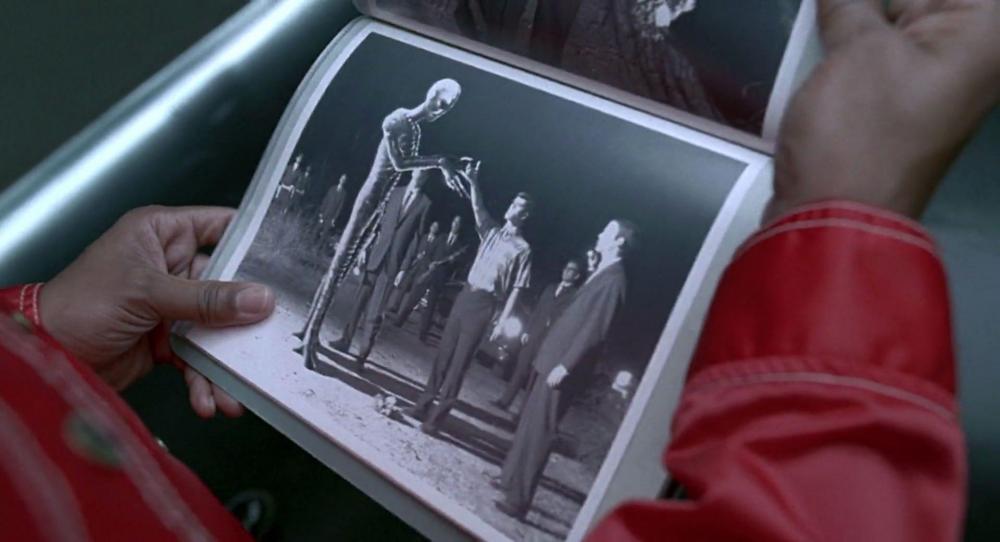 men-in-black-movie-screencaps.com-3271.jpg